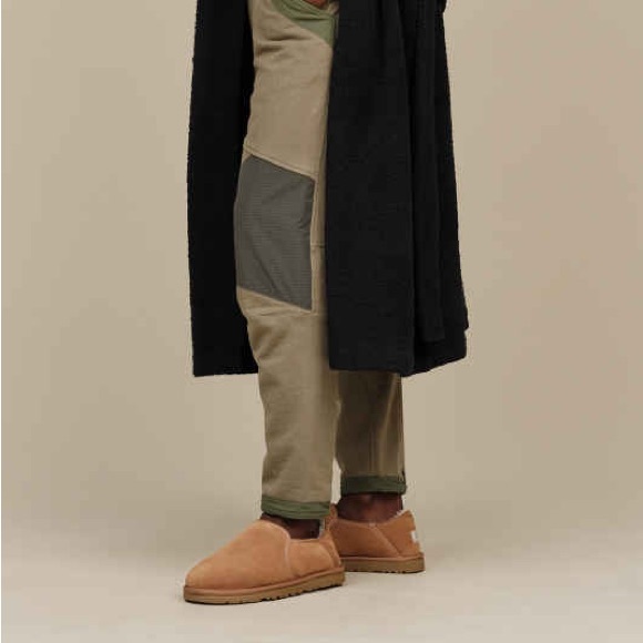 UGG Men's Kenton Suede Slippers in Chestnut - Picture 2 of 14